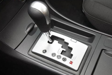 老司機總結(jié)開自動檔汽車的注意事項