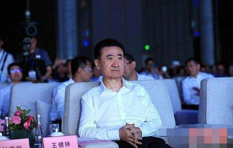 王健林栽在足球上怎么回事 王健林擁有多少錢出什么事了?