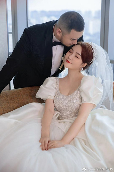《創(chuàng)造101》選手江璟兒結(jié)婚現(xiàn)場圖 江璟兒老公夏震背景資料介紹