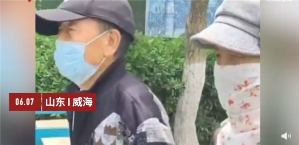 82歲老人參加高考 與老伴并肩回家稱考的不錯(cuò):最后一次參加 為圓大學(xué)夢(mèng)