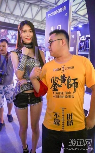 鑒黃師現(xiàn)身CJ貼身測ShowGirl著裝 可惜并非唐馬儒(圖) 鑒黃師現(xiàn)身CJ貼身測ShowGirl著裝 可惜并非唐馬儒(圖)