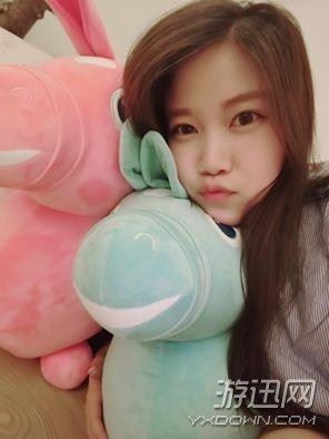 《口袋妖怪：GO》玩家妄圖捕捉美女 結(jié)果損失百顆精靈球