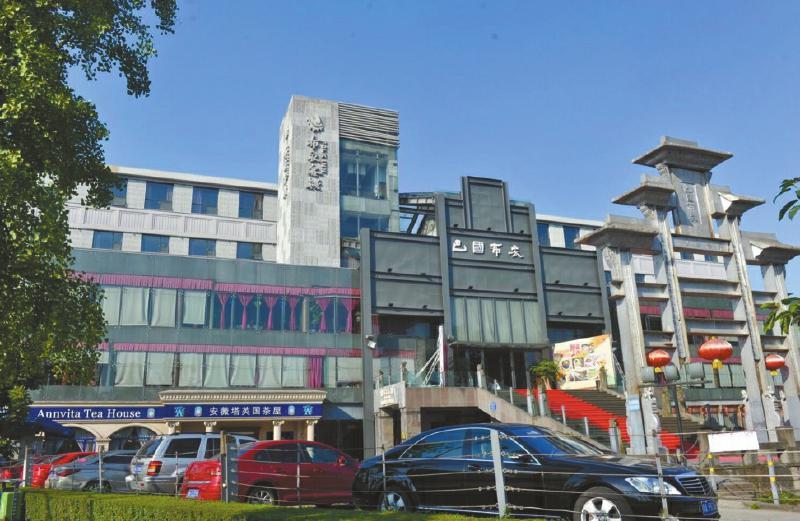 成都機(jī)場路一年內(nèi)倒下三家餐飲巨頭 問題為何頻出？